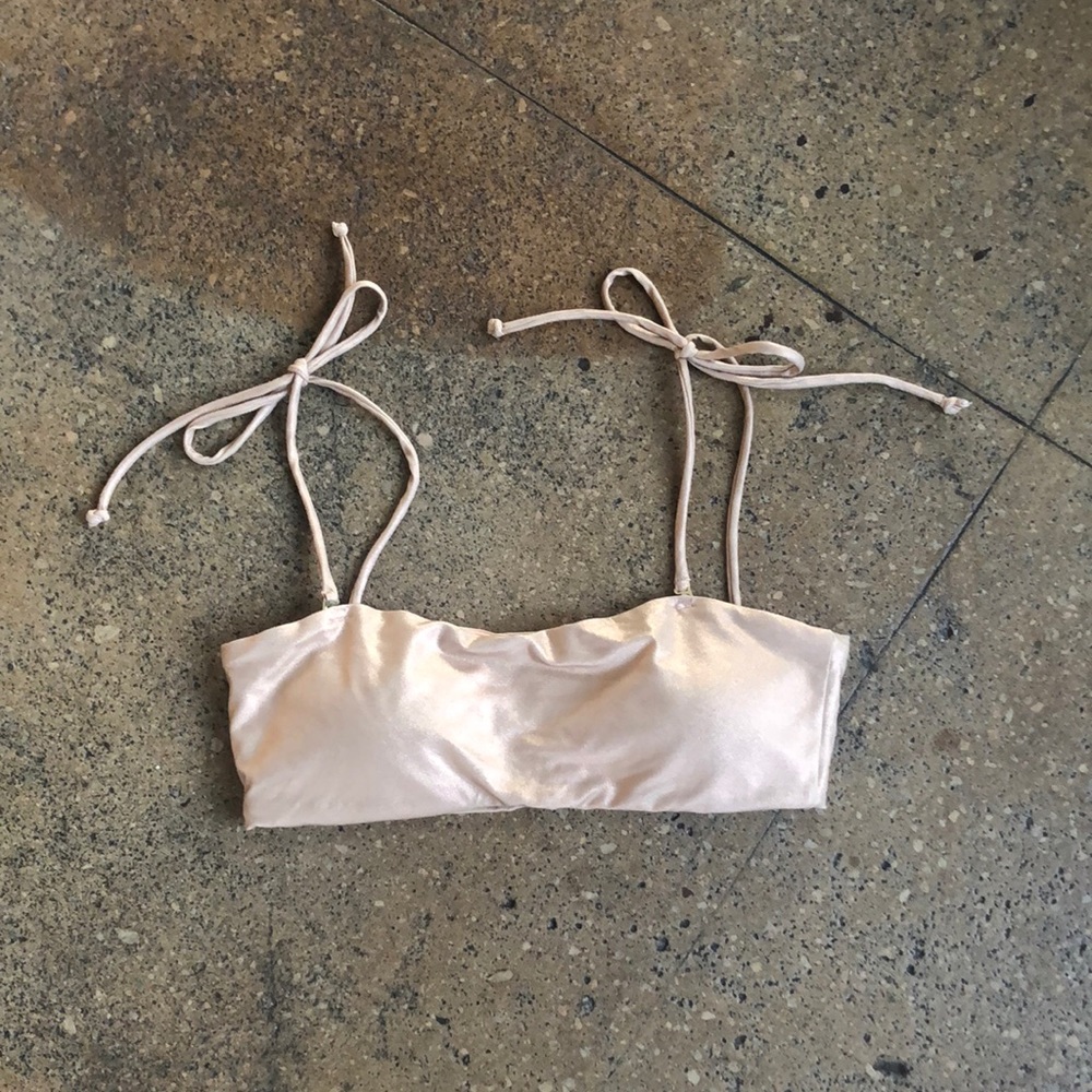 NWOT Iconic Beach Bunny rose gold tie bikini top